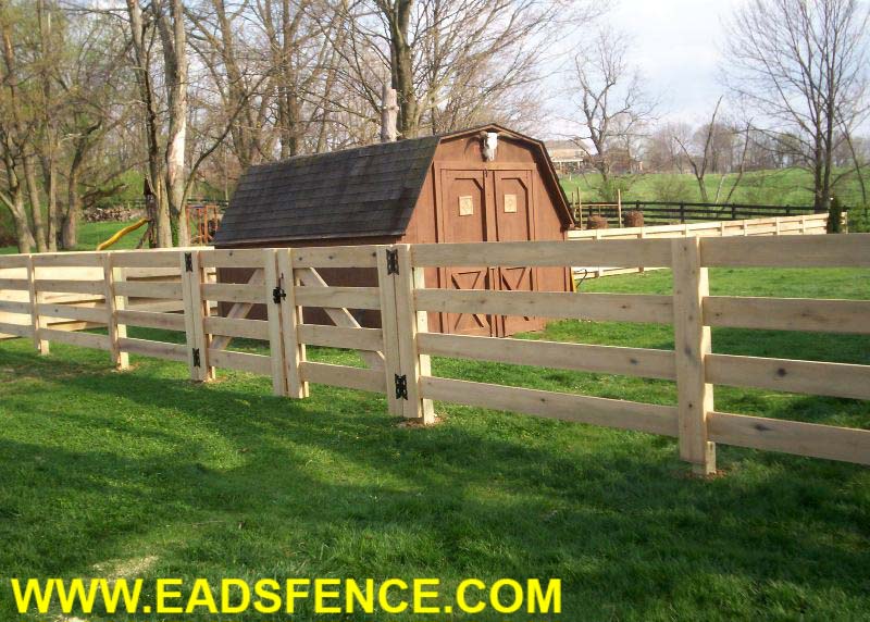 4 Rail Kentucky Post and Board Fence